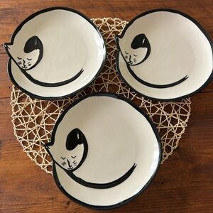 West Elm Sleeping Cat Plates 🐱 Set of 3